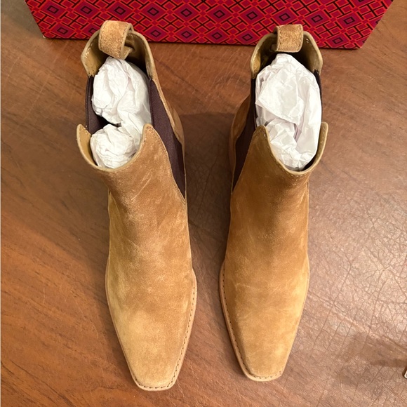 New with tags! Tory Burch Tan Western Suede Ankle Booties- Size 9 - Picture 3 of 12